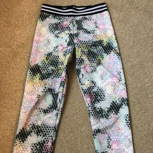 Onzie Capri Length Workout Pants S/M